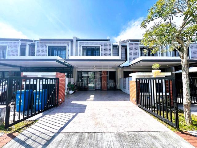 [FREEH0LD + TERMURAH + RENoVATED + HOT LOCATION] 2 STOREY ELMINA 1
