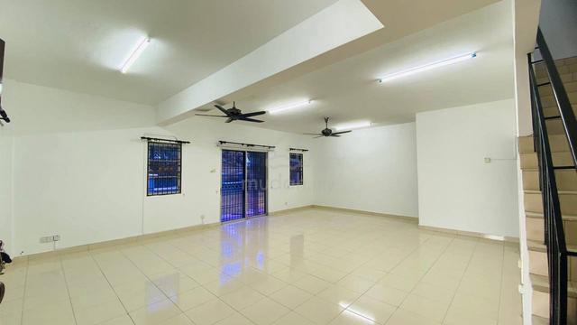 Luasnya + Corner Lot + Freehold di Taman Desa Gembira, Salak, Sepang 1