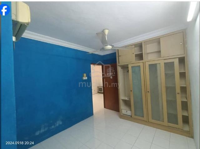Partially Furnished Penang Sungai Ara Room For Rent 1