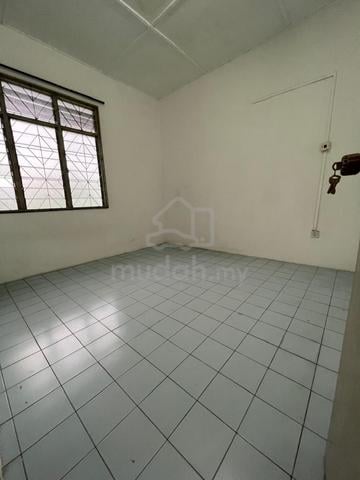 Single Storey Corner Lot Jalan Teratai Taman Johor Jaya Original Unit 3
