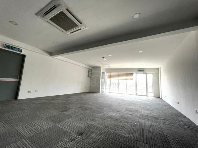 Facing Main Road Office Lot For Rent@ The Galleria Cyberjaya 1