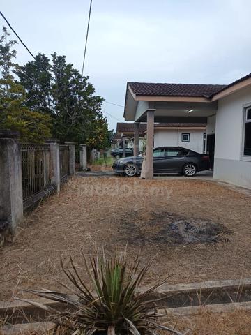 Single Storey Corner Bungalow House Jalan Seri Impian Kluang Johor 1