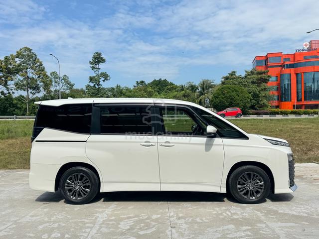 2022/25 Toyota VOXY 2.0 S-G (A) - 3
