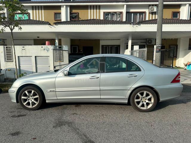 2005 Mercedes Benz C180 K (CBU) 1.8 FACELIFT (A) - 4