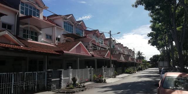 2.5 Storey Terraced House at Taman Seri Murni, Butterworth 1