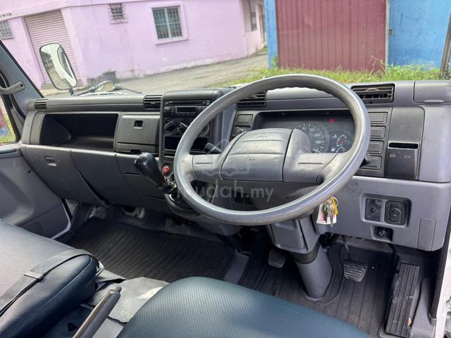 15 Mitsubishi Fuso Box Kotak 20 Kaki Can Loan - photo 4 of 6