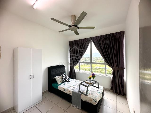 [300m to MRT]Female Medium room for rent at The Zizz @ Damansara Damai 1