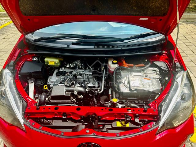 2012 Toyota PRIUS C 1.5 (HYBRID) (A) - 4