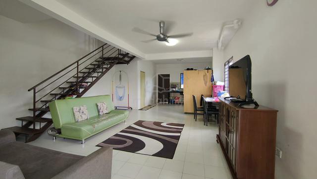 Taman Scientex Double Storey Medium Low Cost Corner Lot 1