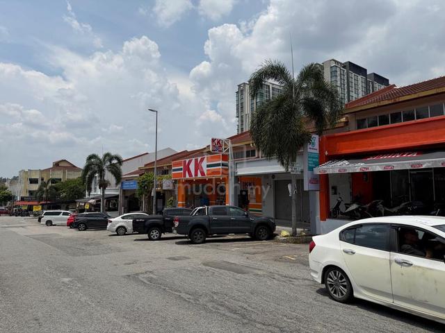 Single Storey shop in Pusat Bandar Putra Permai 1