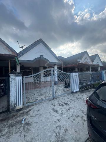Taman Rinting Single Storey For Rent, Housekeeping Done 1