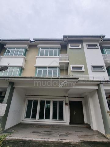 Below Market Bandar Puteri Klang Cassava 2.5 Storey House 22x75 Gated 1