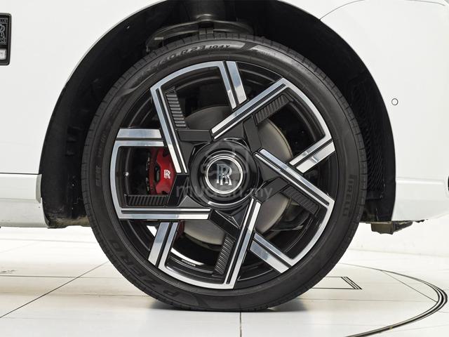 2025 Rolls Royce CULLINAN BLACK BADGE 4 SEATER V12 - 5