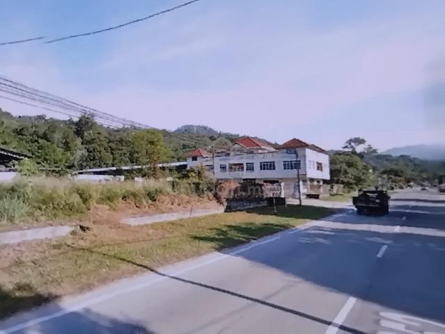 Pekan Hulu Langat Batu 18. Luas 1 Ekar . Depan Jalan Besar. 1