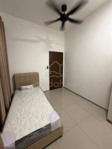 Bilik Sewa Lelaki in Dayana Nilai Impian near Toll Nilai KLIA (Single) 1