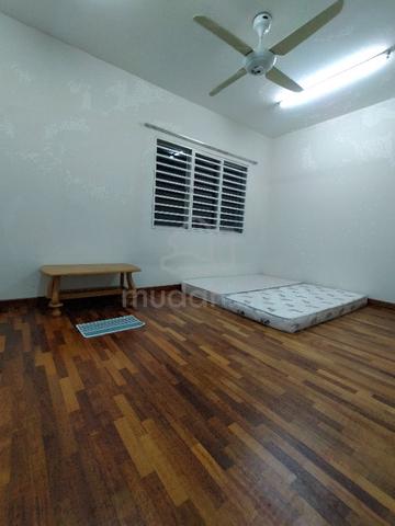 Xtra-Medium Plus Room For Female Only Seksyen 9 Bandar Mahkota Cheras 1