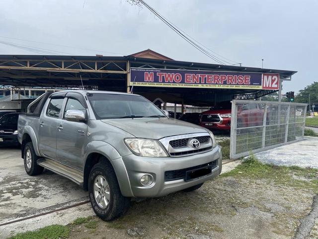 2010 Toyota HILUX 2.5 G AUTO FACELIFT (A) 4x4 - 1