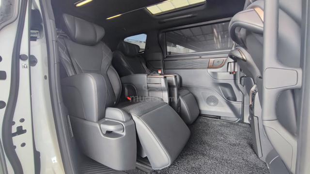 2024 Toyota VELLFIRE 2.4 Z PREMIER-BLACK INTERIOR - 4