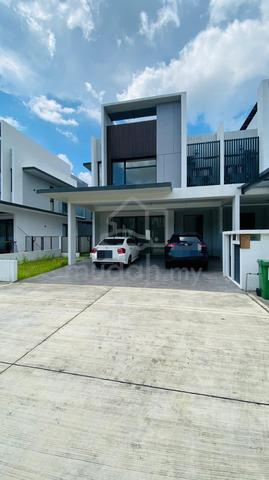 End Lot Bare Unit Double Story House for Sale in Kota Kemuning 1