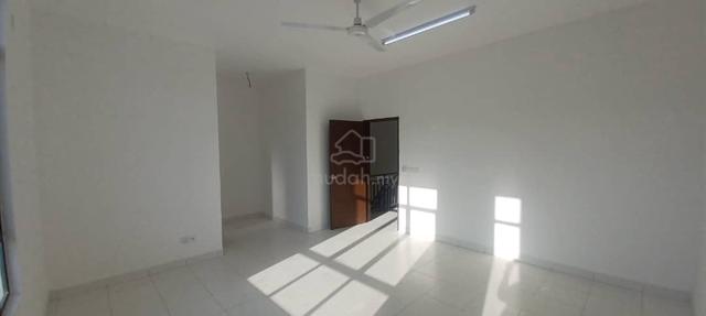 Double Storey terrace house Akasia /1600 /4bed / Fully/ Kota masai 1