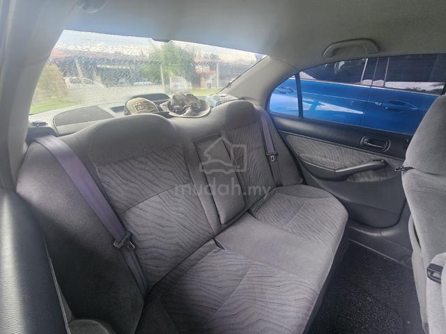 Honda CIVIC 1.7 - 5