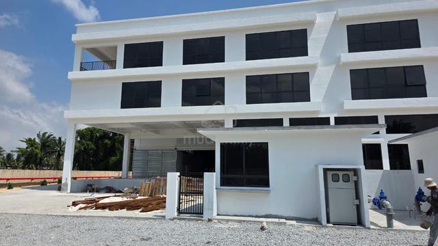 Brand New 3-storey Factory in Bukit Changgang For Sale 1