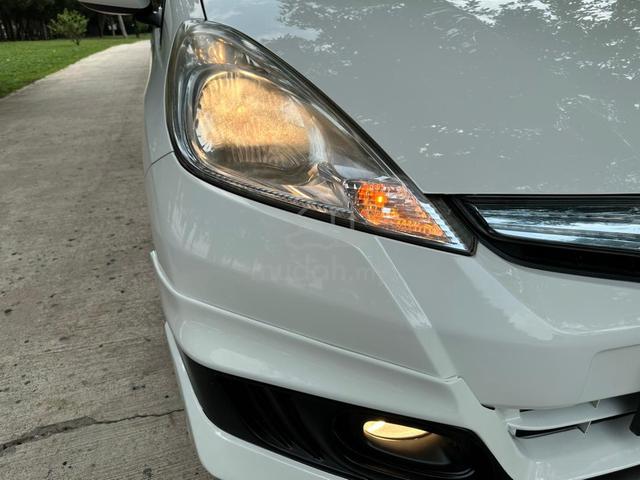 2013 HONDA JAZZ HYBRID 1.3 Condition Masih Cantik! - 4