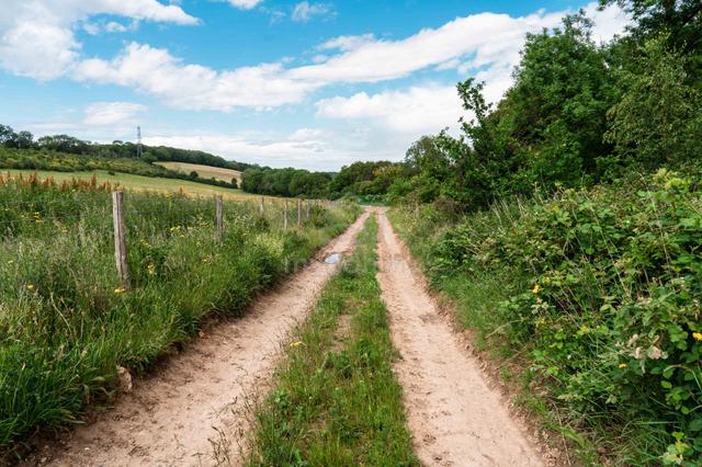 Countryside Land Near London 1