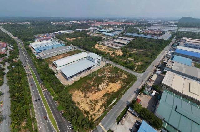 1.87ac Kesuma Semenyih beranang main road freehold industrial land 1