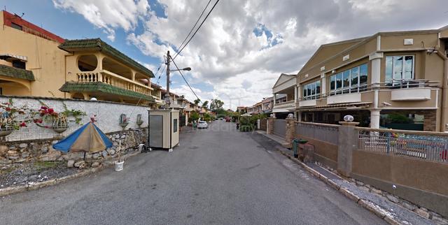 Bungalow with 10893 sqft Land @ Taman Salak Selatan Garden 1
