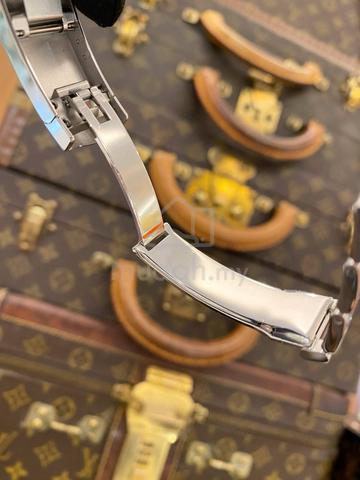 Carousel Image