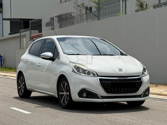 {2018} Peugeot 208 1.2 PURETECH (A) Car King F/Lon - 1