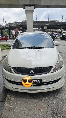 2010 Mitsubishi GRANDIS 2.4 FACELIFT (A) - 1