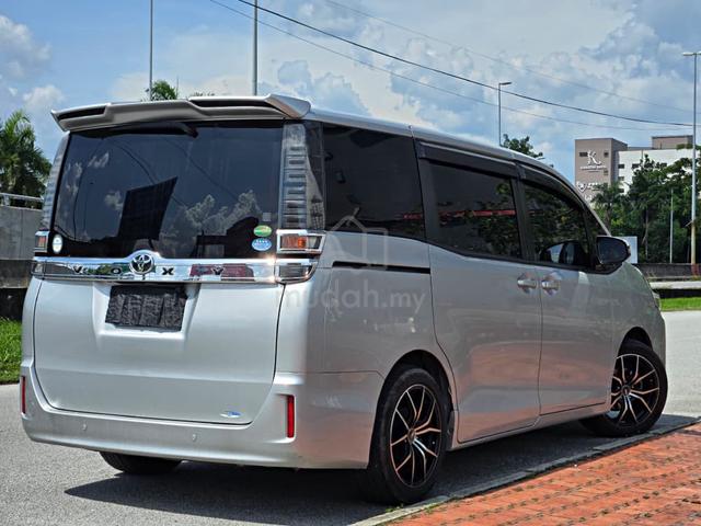 /21✨Toyota VOXY 2.0 X FACELIFT ZRR80 8SEAT NOAH - 2