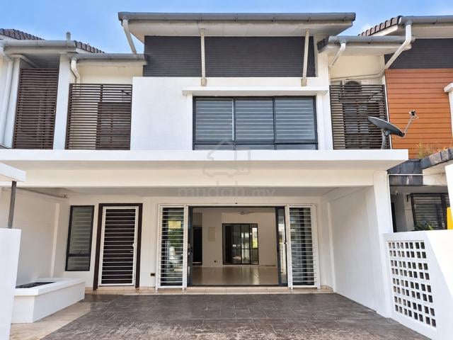 2 Storey House in Ivy Terrace Denai Alam, For Rent. 1