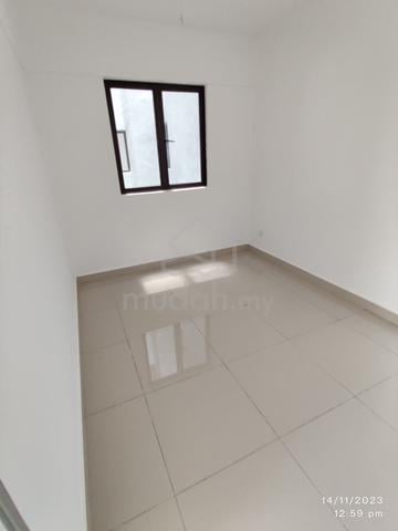 Avia Plus, Bandar Country Homes 1
