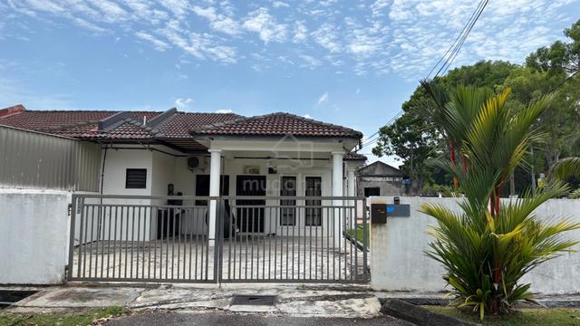 Rumah Teres Setingkat Corner (Bumi), Seremban 2 dengan 30 kaki tanah 1
