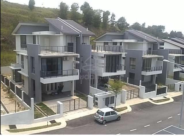Triple Storey Semi D Saffron Puteri Height Bandar Country Homes Rawang 1