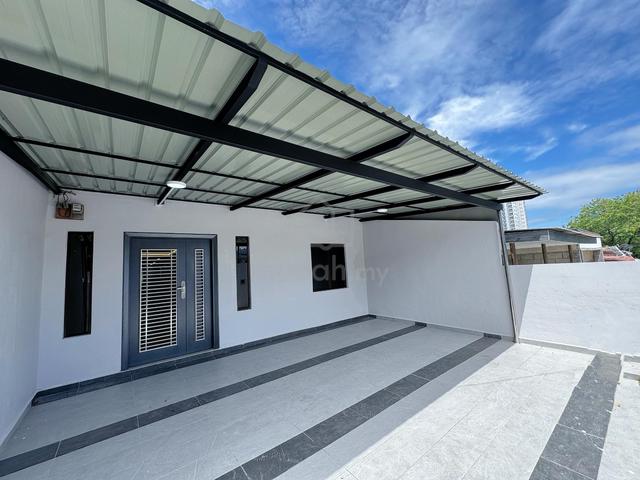 SUPER LARGE SINGLE STOREY Jalan Gajus Taman Tampoi Johor Bahru 1