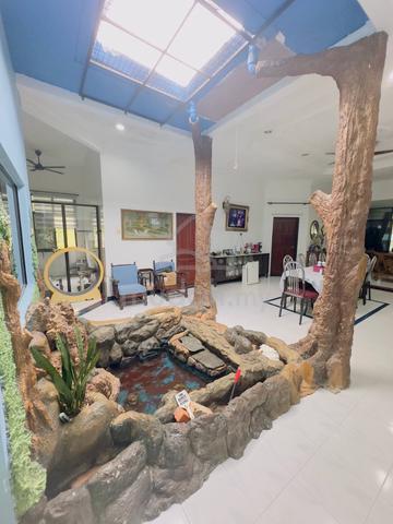 {BUNGALOW}{RENOVATED} Jalan Anggerik, Kg Istana Batu Pahat 1