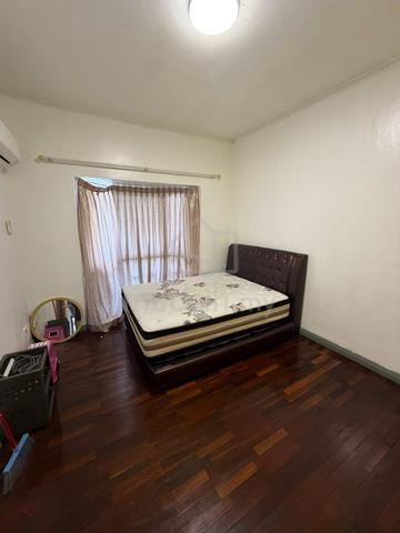 Room for rent / Bilik untuk disewa 1