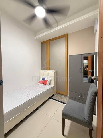R&F Princess Cove Single Room Included Utility WiFi Free 10min to CIQ 1