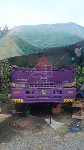 Lori Sampah / Garbage Truck - photo 2 of 6