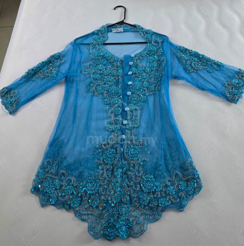 Kebaya Pendek Lace - photo 2 of 5