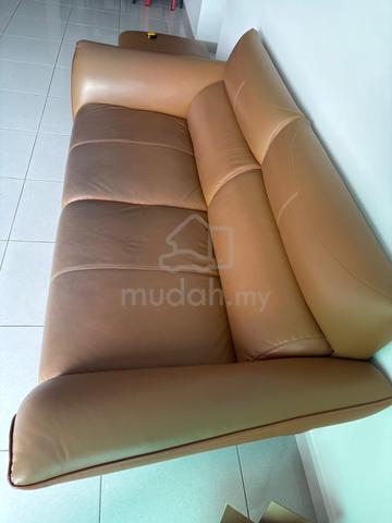 Sofa Terpakai 3 Tempat Duduk untuk Dijual  - photo 4 of 6