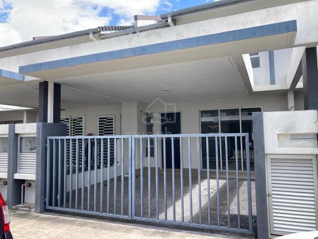 Bandar Ainsdale For Rent! Rumah Sudah Extend Belakang! Ada Table Top! 1