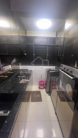 KL Traders Square Residences 1