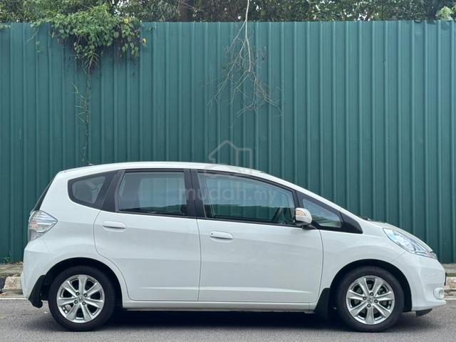 2013 Honda JAZZ 1.3 HYBRID (A) ORI MILEAGE - 3