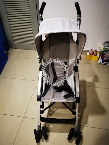 combi lightweight stroller