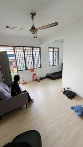 Flat Taman Perling 1